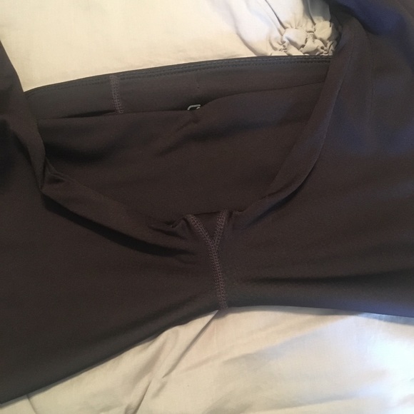 Old Navy Mid Rise Leggings - Picture 3 of 6